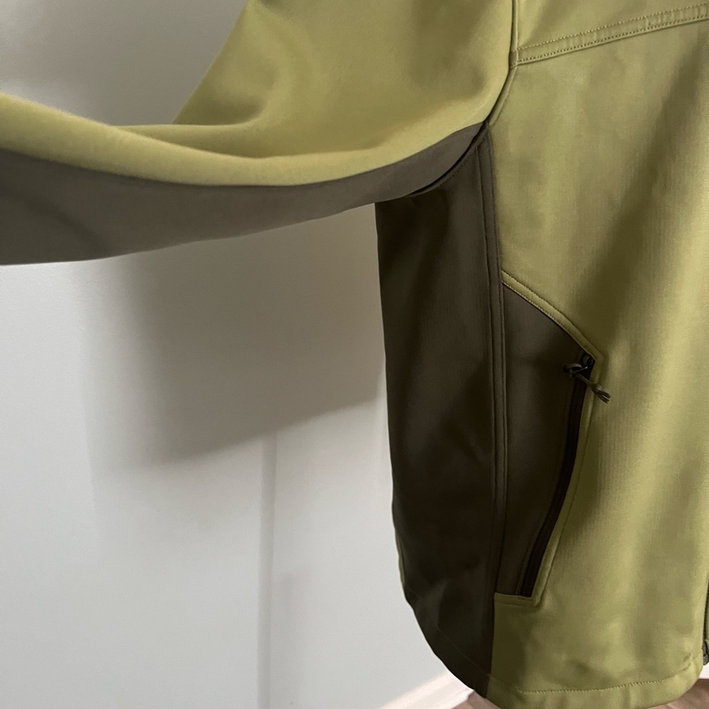 North Face Size Medium Jacket Euc!!! - image 2